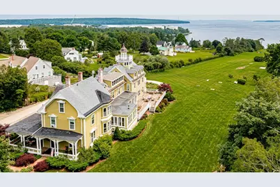 127 E Main Street, Searsport, ME 04974 - Photo 1