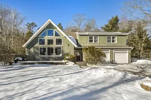 17 Arnold Rd, Freeport, ME 04032 - Photo 1