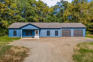 410 Peltoma Ave, Pittsfield, ME 04967 - Photo 1