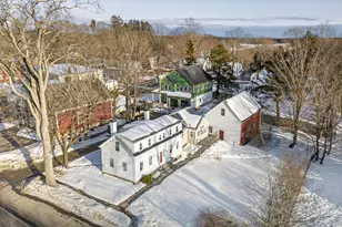 18 Portland St, Yarmouth, ME 04096 - Photo 1