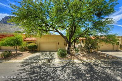 836 Cam Diestro, Oro Valley, AZ 85704 - Photo 1