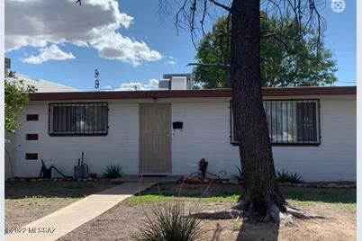 1322 E Louisiana Drive - Photo 1