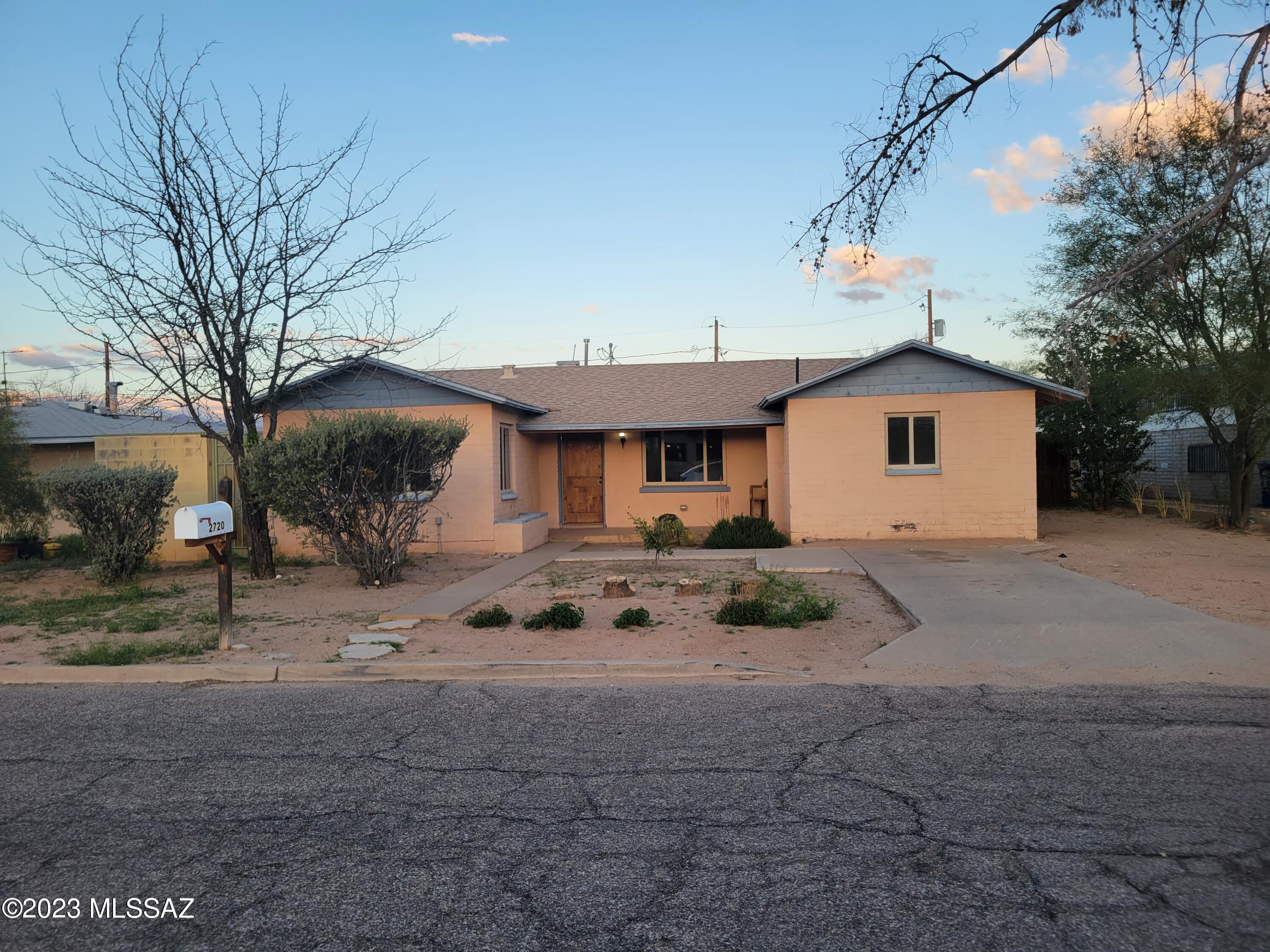 2720 N Montezuma Ave, Tucson, AZ 85712 - MLS 22307182 - Coldwell Banker