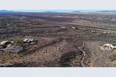 640 Canyon Rock Road #00049, Green Valley, AZ 85614 - Photo 11