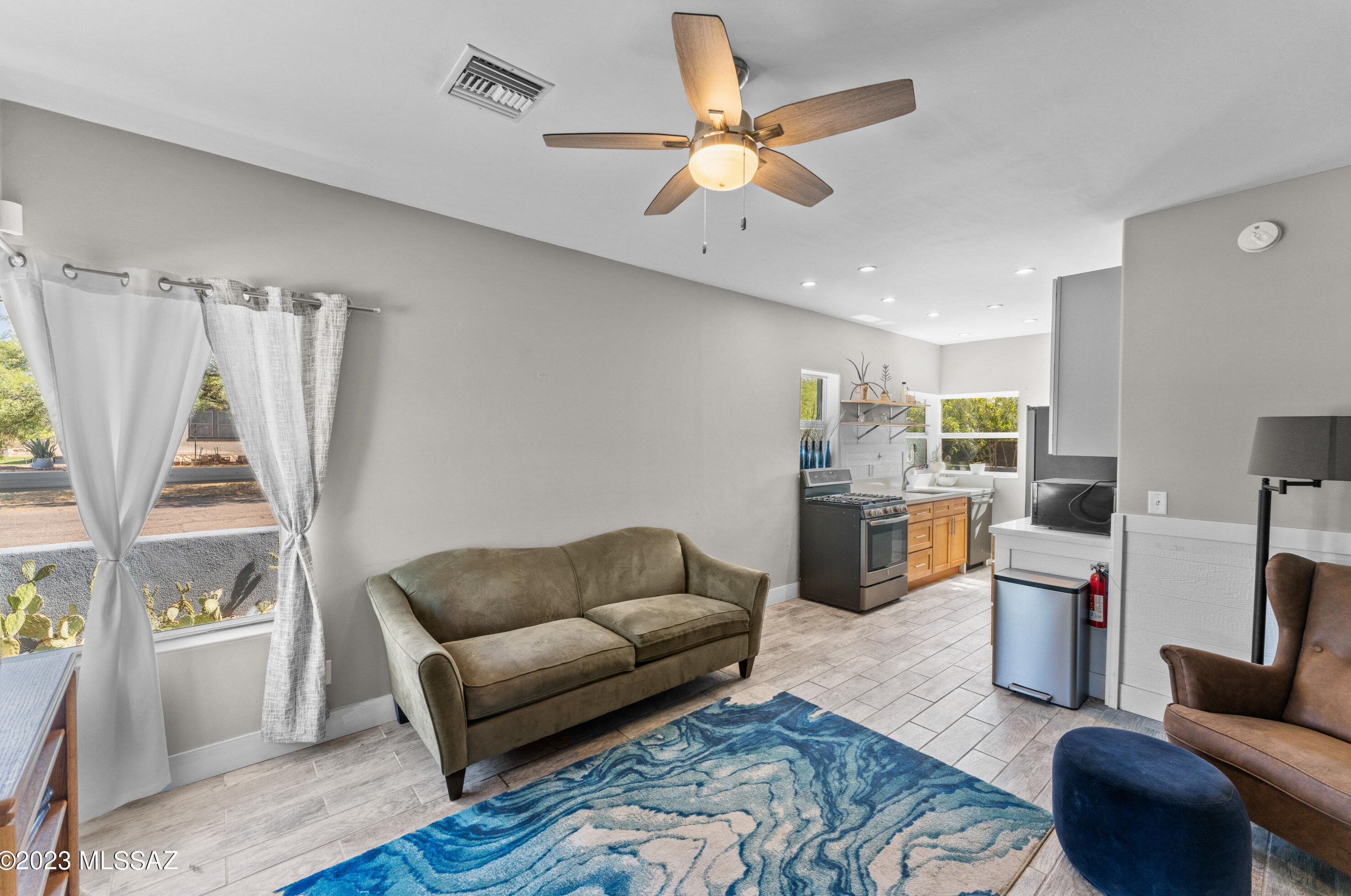 948 10th Ave, Tucson AZ  85705-7624 exterior