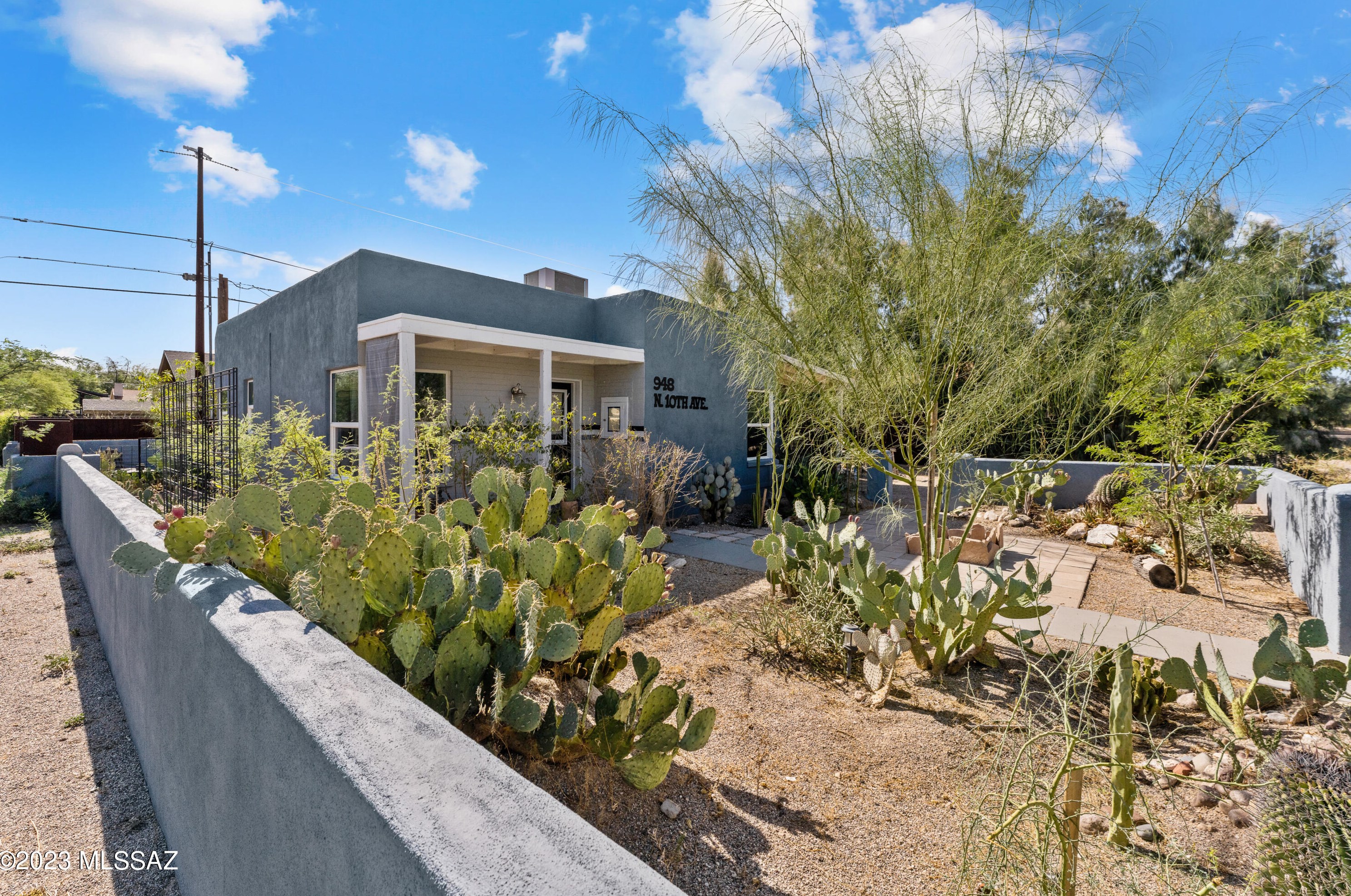 948 10th Ave, Tucson AZ  85705-7624 exterior