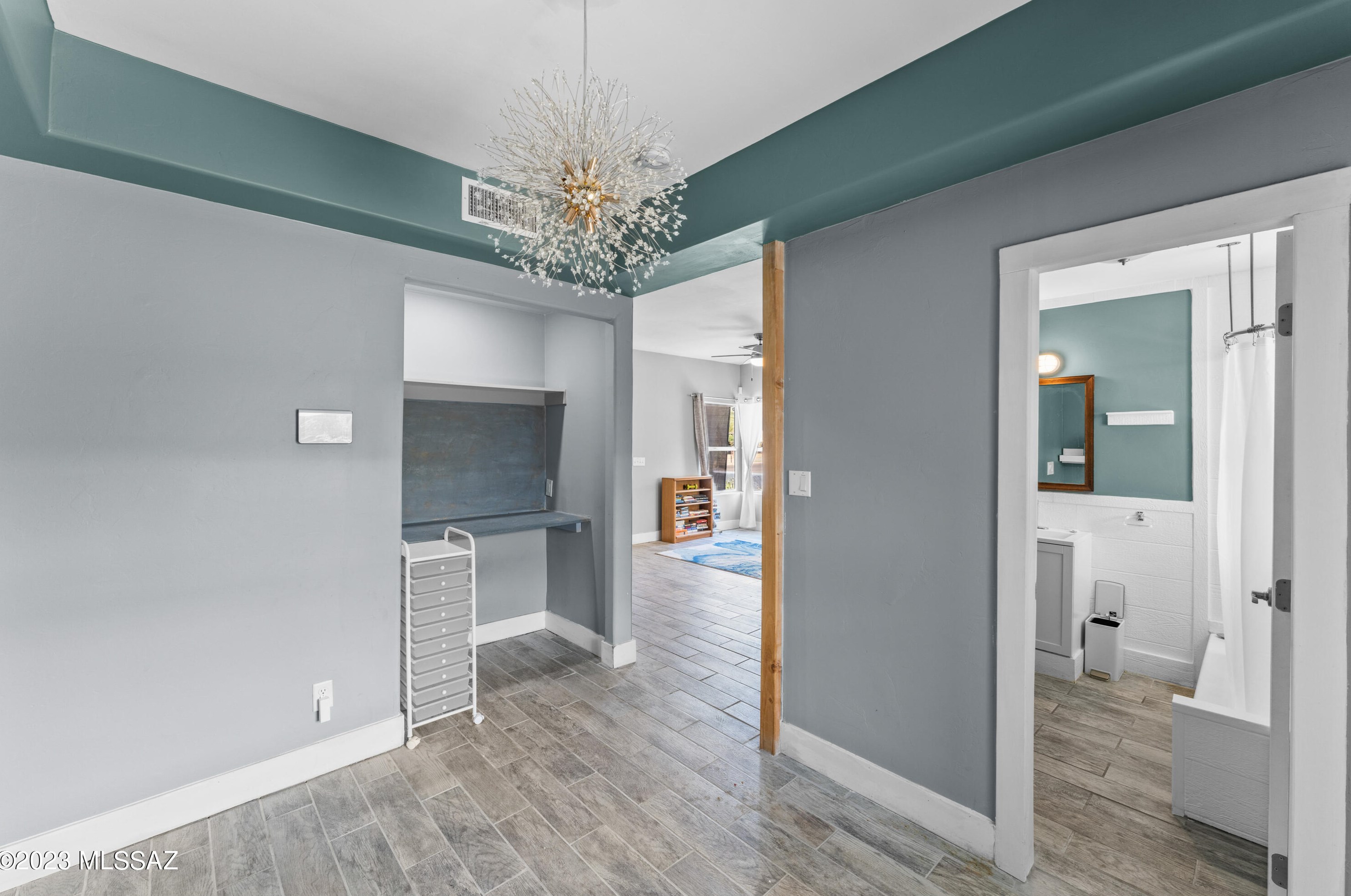 948 10th Ave, Tucson AZ  85705-7624 exterior