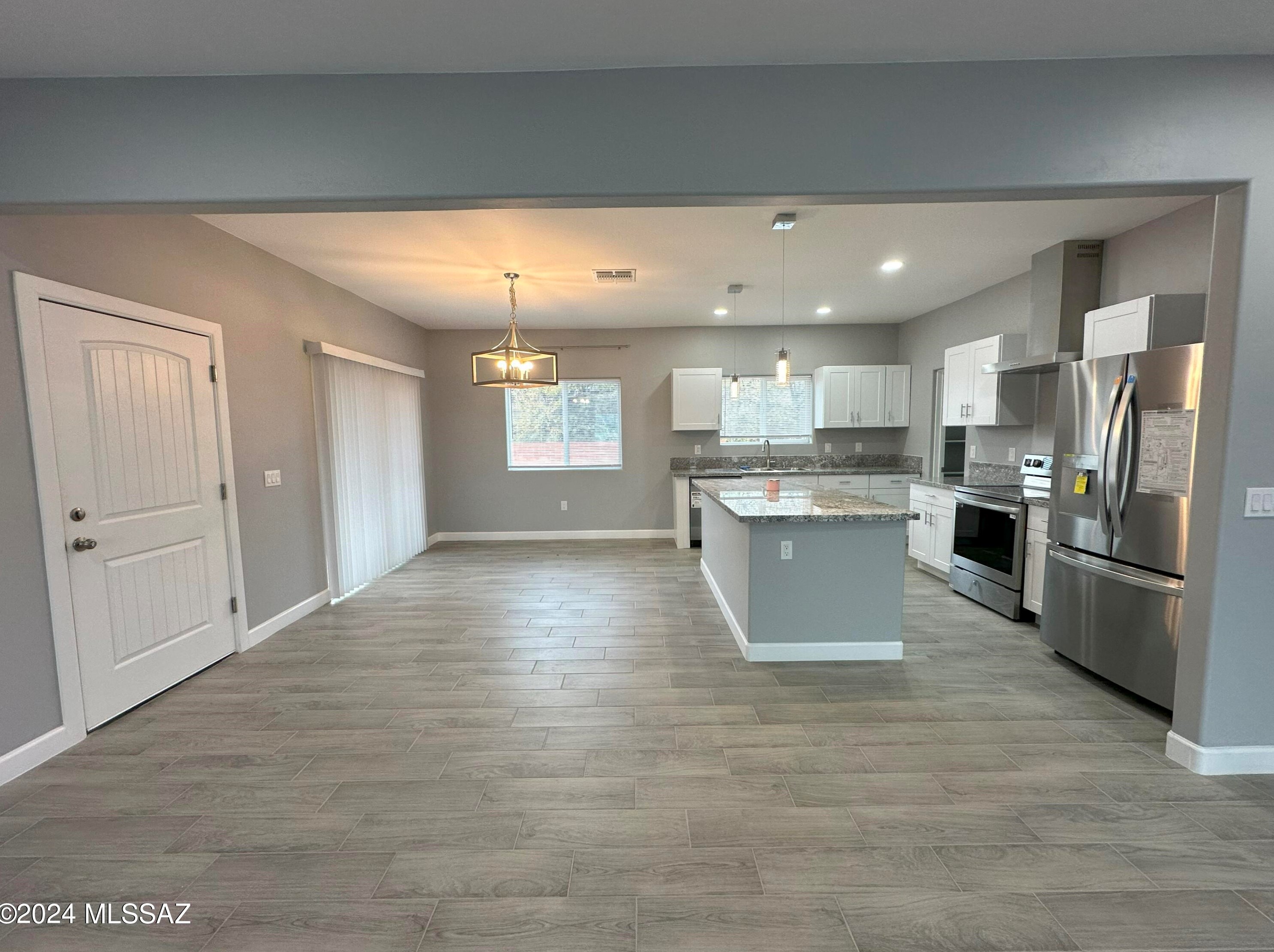 1960 S San Vincent Dr, Green Valley, AZ 85614