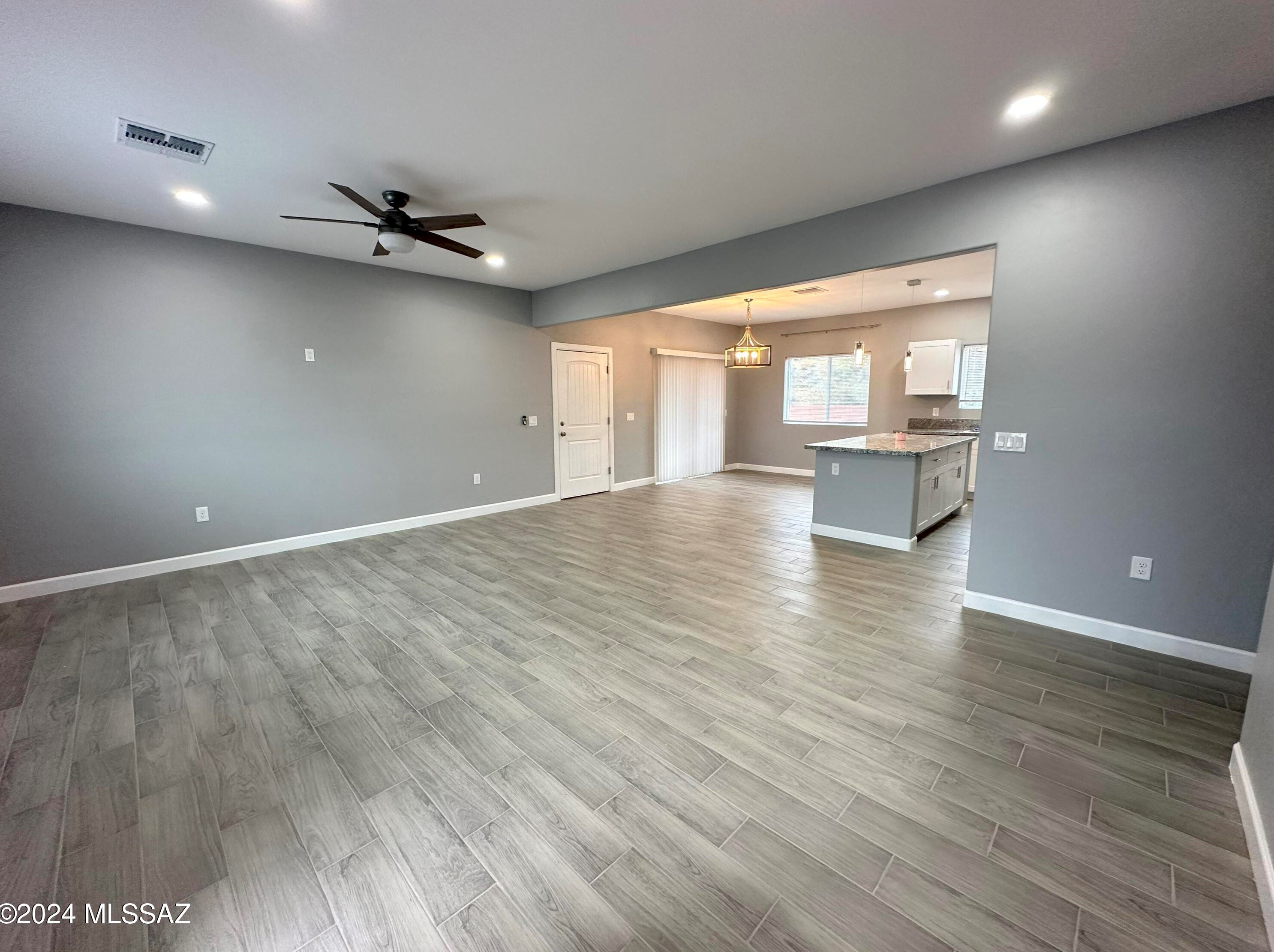 1960 S San Vincent Dr, Green Valley, AZ 85614