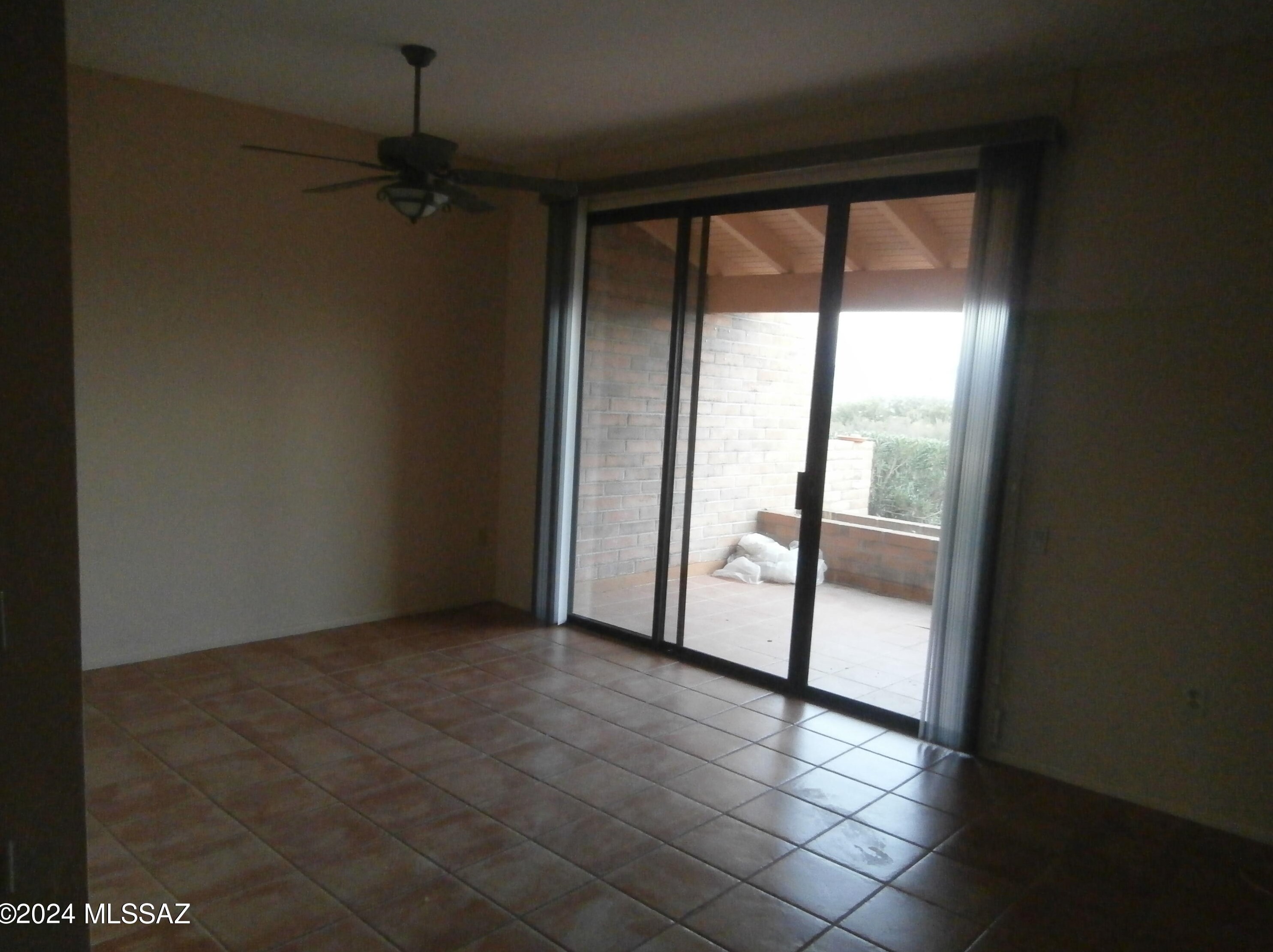 1399 W Desert Hills Dr, Green Valley, AZ 85622