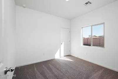 7311 W Cottage Farm Way, Tucson, AZ 85757 - Photo 11
