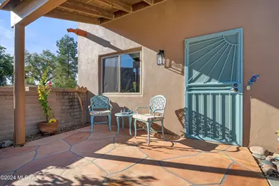 997 W Camino Erranle, Green Valley, AZ 85614 - Photo 5