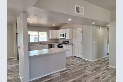 6932 E 4th Street, Tucson, AZ 85710 - Photo 13