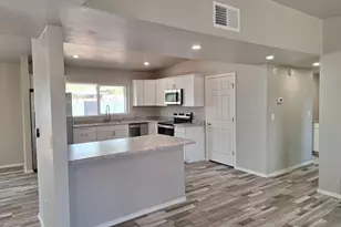 6932 E 4th St, Tucson, AZ 85710 - Photo 13