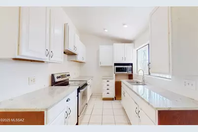 5352 S Carriage Hills Drive, Tucson, AZ 85746 - Photo 17