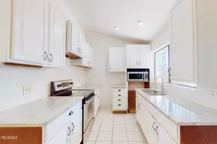 5352 S Carriage Hills Dr, Tucson, AZ 85746 - Photo 17