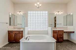 12373 N Fallen Shadows Dr, Marana, AZ 85658 - Photo 11