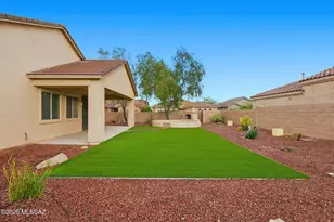 12692 N Sunrise Shadow Dr, Marana, AZ 85658 - Photo 9