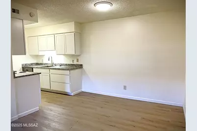 471 W Yucca Court #313, Tucson, AZ 85704 - Photo 3