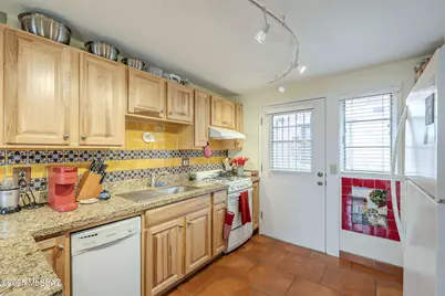 392 Paseo Madera #D, Green Valley, AZ 85614 - Photo 5