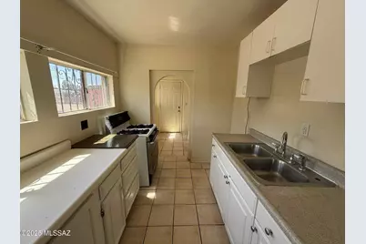 5709 E 26th Street, Tucson, AZ 85711 - Photo 7
