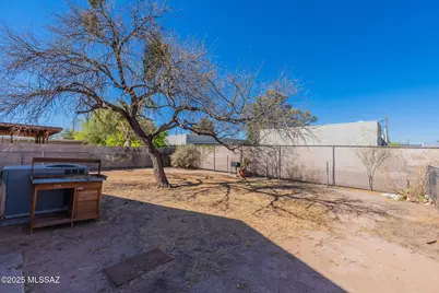 3721 N Estrella Lane, Tucson, AZ 85705 - Photo 23