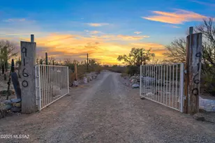 9160 W Lazy Be Pl, Tucson, AZ 85735 - Photo 5