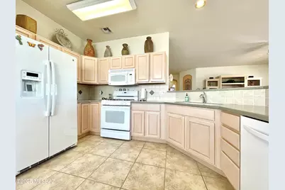 9524 N Twinkling Shadows Way, Tucson, AZ 85743 - Photo 11