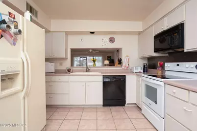 832 W Calle Del Regalo, Green Valley, AZ 85614 - Photo 7