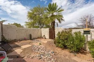 832 W Calle Del Regalo, Green Valley, AZ 85614 - Photo 27