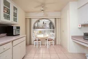 832 W Calle Del Regalo, Green Valley, AZ 85614 - Photo 5