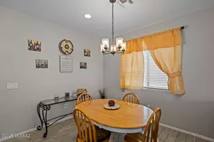 7733 S Crested Spring Dr, Tucson, AZ 85757 - Photo 15