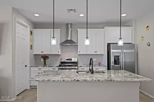 7733 S Crested Spring Dr, Tucson, AZ 85757 - Photo 5