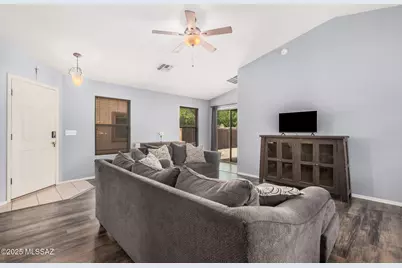 758 W Calle Ormino, Sahuarita, AZ 85629 - Photo 7
