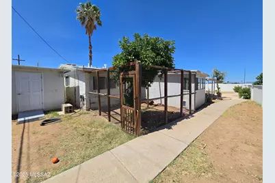 8401 E Kenyon Drive, Tucson, AZ 85710 - Photo 23