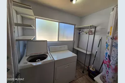 8401 E Kenyon Drive, Tucson, AZ 85710 - Photo 17