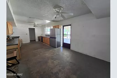 8401 E Kenyon Drive, Tucson, AZ 85710 - Photo 5