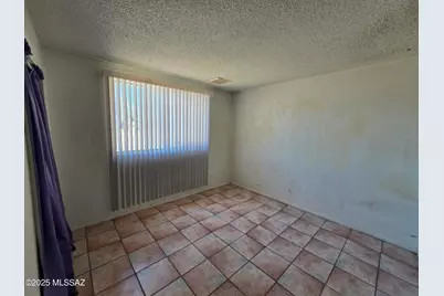8401 E Kenyon Drive, Tucson, AZ 85710 - Photo 11