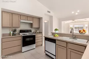 10158 E Watson Dr, Tucson, AZ 85730 - Photo 5