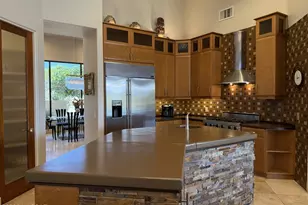 12137 N Solitude Ridge Pl, Tucson, AZ 85755 - Photo 5