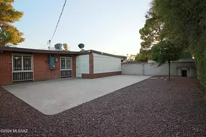 8133 E Colette Place, Tucson, AZ 85710 - Photo 41