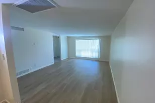 8133 E Colette Pl, Tucson, AZ 85710 - Photo 9