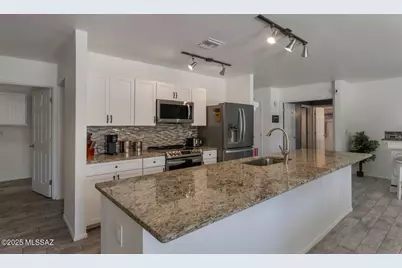 7640 E Dos Mujeres Road, Tucson, AZ 85715 - Photo 7