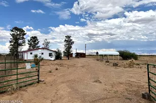 13384 S Cottonwood Rd, Pearce, AZ 85625 - Photo 3