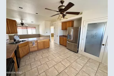13384 S Cottonwood Road, Pearce, AZ 85625 - Photo 11