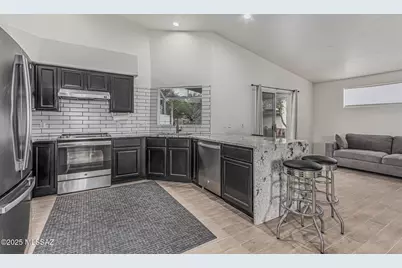 1070 W Possum Creek Lane, Oro Valley, AZ 85737 - Photo 11