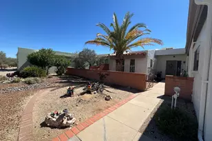 723 S Los Zafiros, Green Valley, AZ 85614 - Photo 3