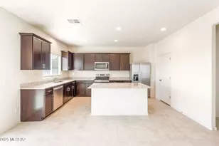 829 W Calle El Teclado, Sahuarita, AZ 85629 - Photo 3