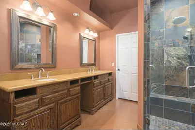 1013 W Desert Hills Drive, Green Valley, AZ 85622 - Photo 21