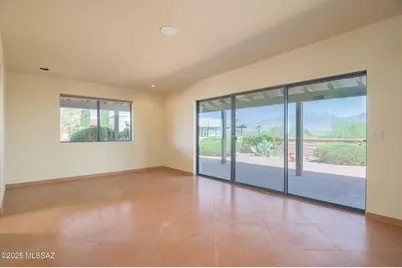 1013 W Desert Hills Drive, Green Valley, AZ 85622 - Photo 11